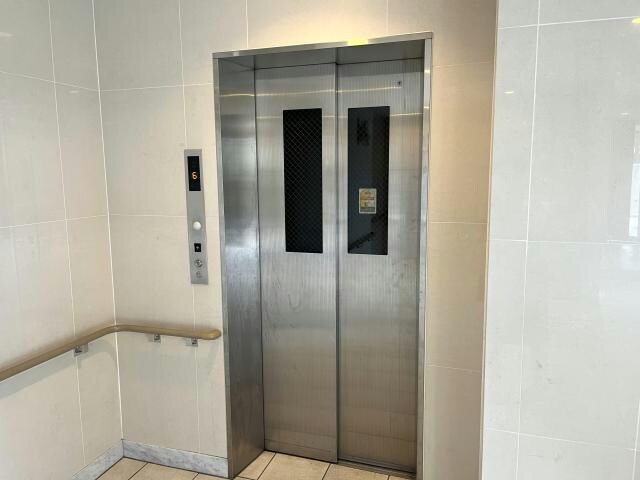 物件外観写真5　(エレベーター)