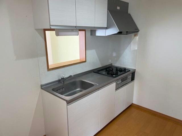 物件内観写真6　(システムキッチン（3口）)