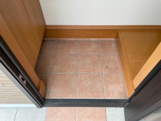 物件内観写真14　(玄関)
