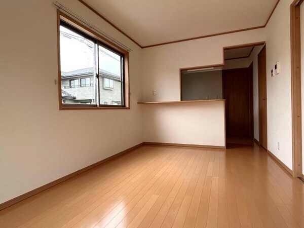 リビングダイニング(※別部屋イメージ)