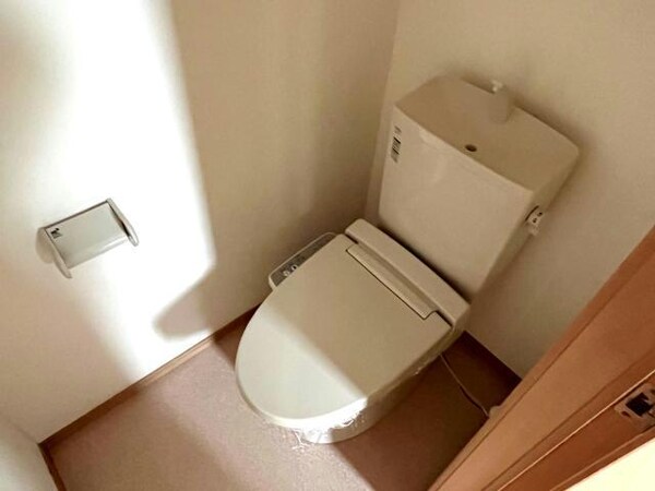 トイレ(※別部屋イメージ)