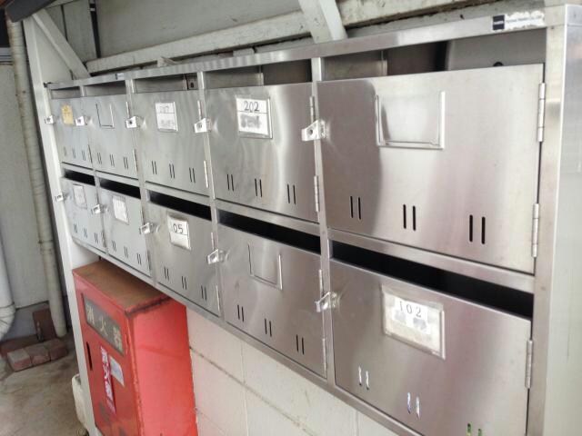 物件外観写真2　(集合ポスト)