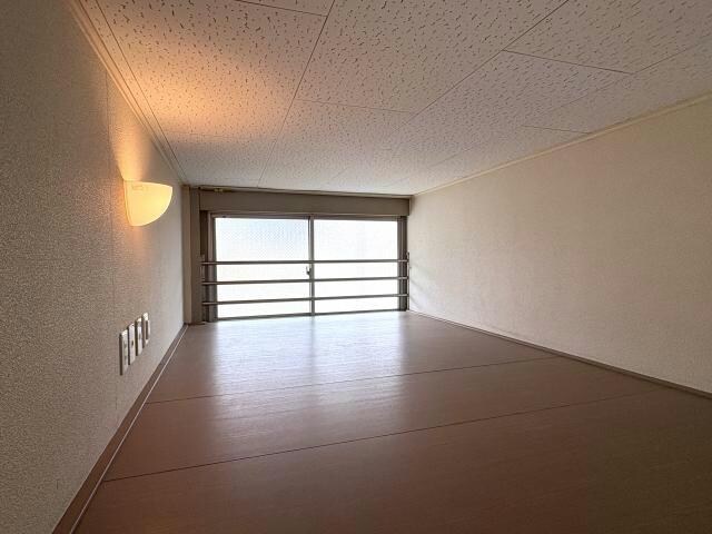 物件内観写真19　(ロフト　別角度)