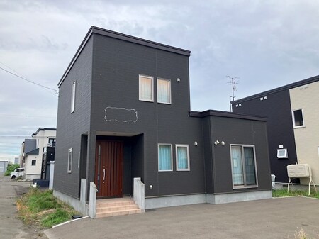 新川西4-4貸家外観写真