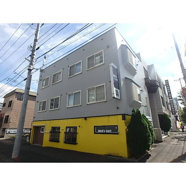 ハイウッドフラットの物件外観写真