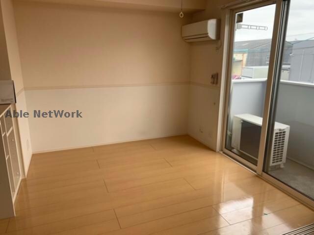 物件内観写真6　(※別室参考画像)