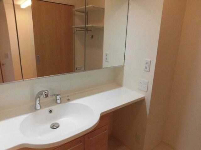 物件内観写真16　(※他号室、反転間取り（参考写真）)