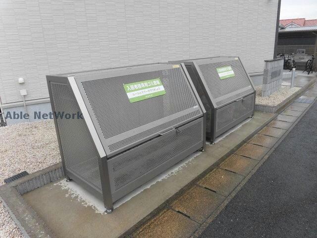 物件外観写真5　(ゴミ置場)