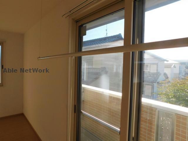 物件内観写真16　(室内物干し)