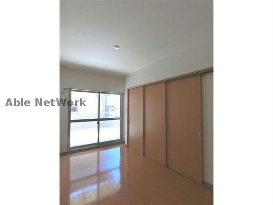 物件内観写真8　(南側洋室 7.3帖)