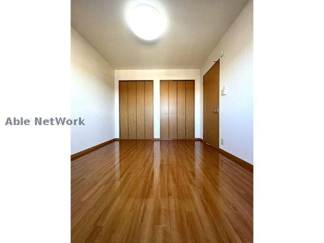 物件内観写真12　(北側洋室6.3帖)