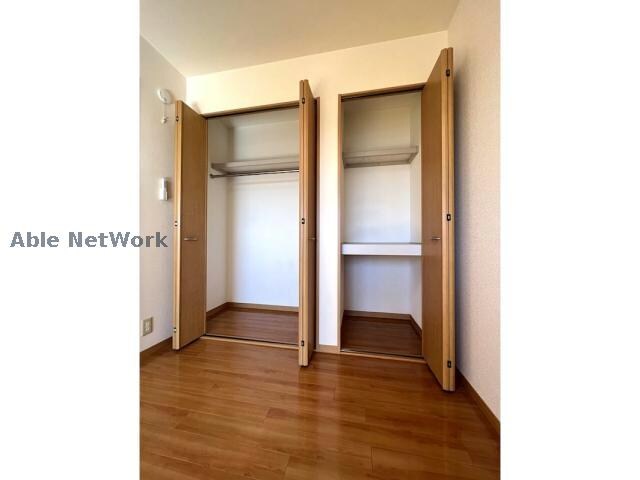 物件内観写真16　(南側洋室6帖)