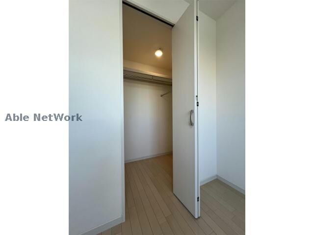 物件内観写真11　(ウォークインクローゼット)