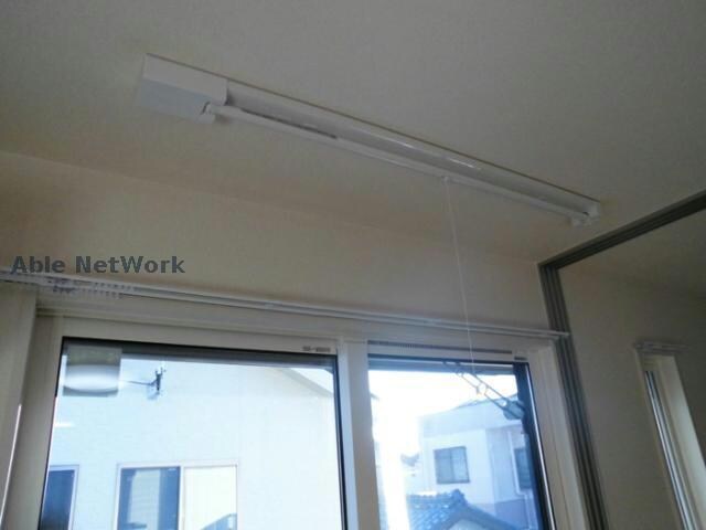 物件内観写真7　(室内物干し)