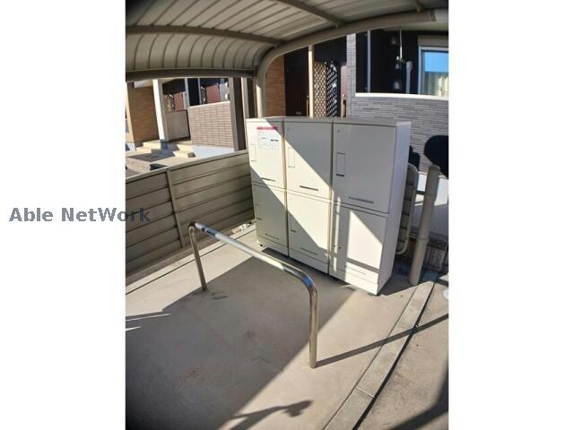 物件外観写真2　(宅配ボックス)