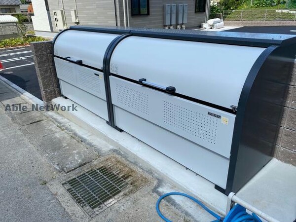 建物設備(敷地内ごみ置き場)