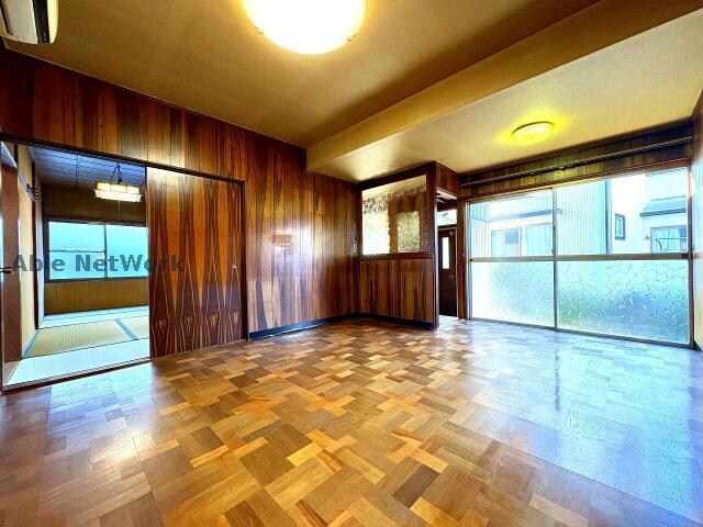 蒲郡市神明町貸家のリビングダイニング(洋室11.5帖)