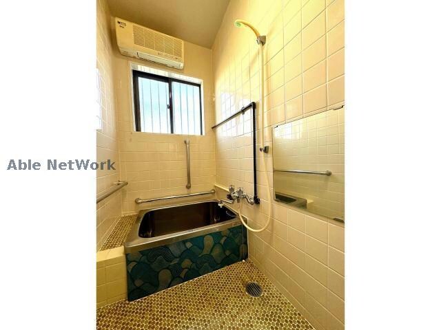 蒲郡市神明町貸家のバス