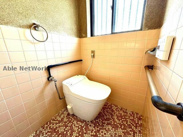 蒲郡市神明町貸家のトイレ