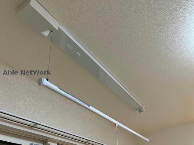 物件内観写真12　(室内物干し)