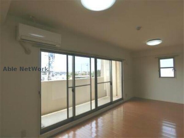 リビングダイニング