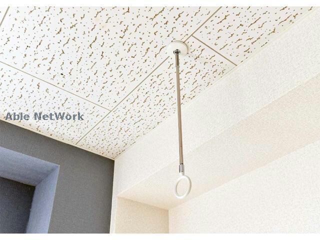 物件内観写真29　(室内物干し)