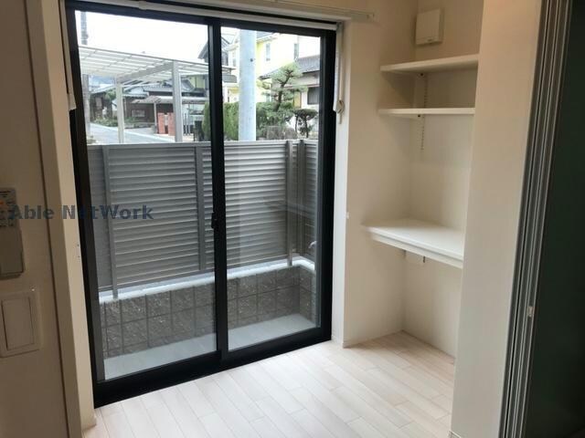 物件内観写真11　(インナーテラス)