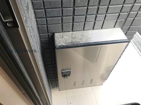 玄関回り(宅配ボックス)