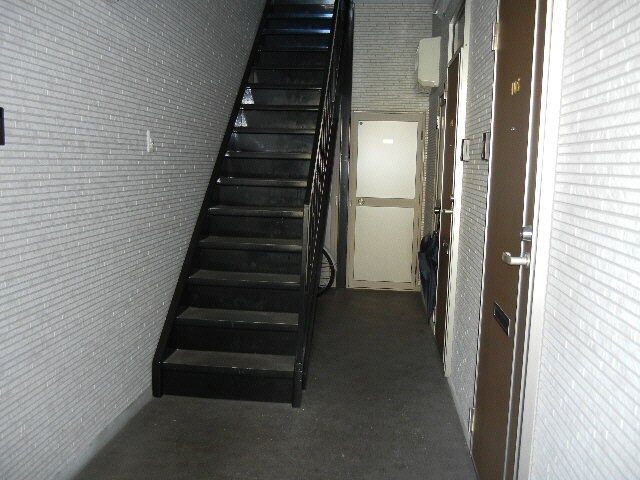 物件外観写真3　(エントラン)