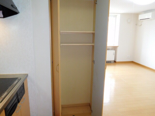 物件内観写真9　(収納)