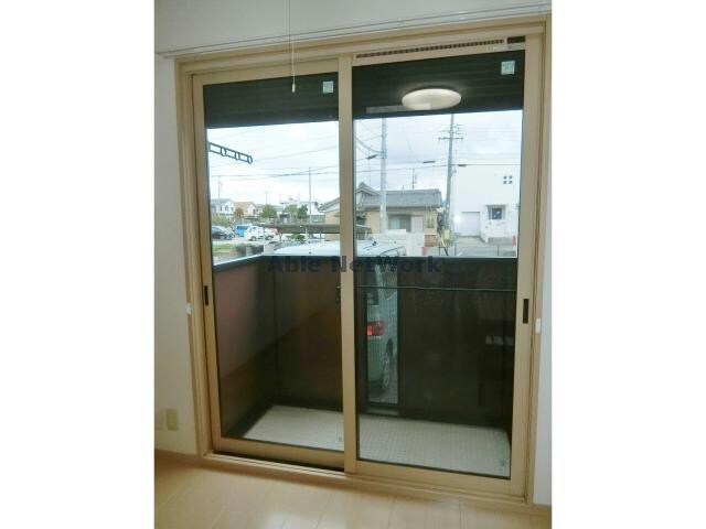 物件内観写真19　(シャッター)