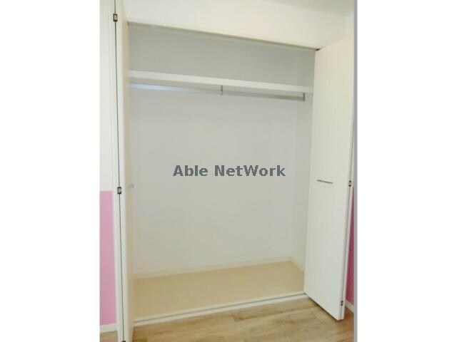 物件内観写真14　(内装クロスはは木目調になります)