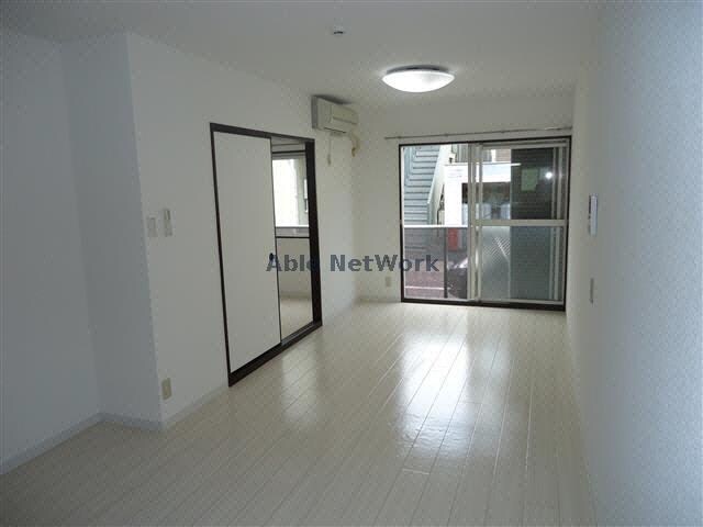 物件内観写真7　(リビング)