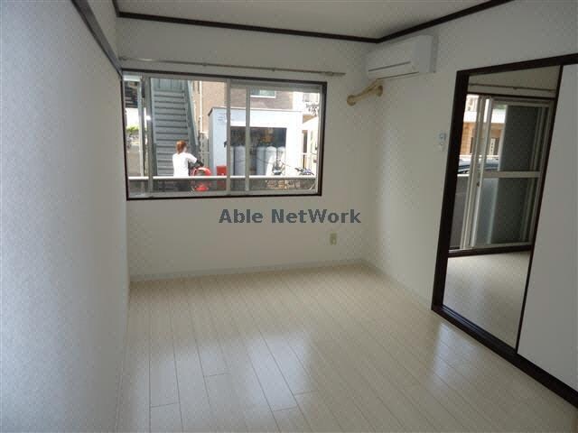 物件内観写真9　(洋間)