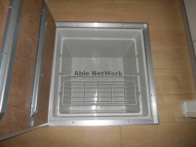 物件内観写真16　(床下収納)