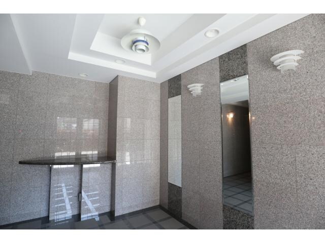 物件外観写真5　(エントランス)