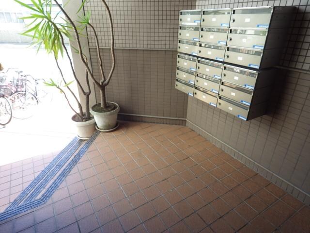 物件外観写真5　(集合郵便受け)