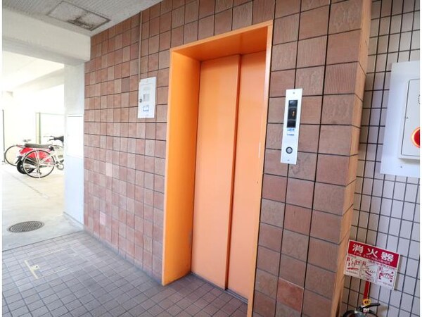 建物設備(エレベーター)