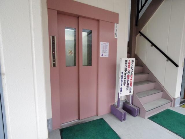 物件外観写真5　(エレベーター)