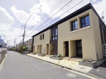 近鉄難波線・奈良線 新大宮駅 2階建 築11年の外観写真