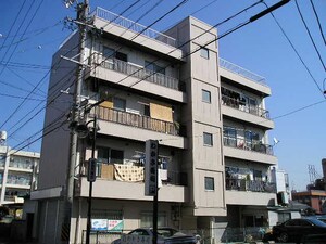 安達マンション外観写真