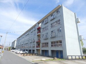 ワイズタウン3号棟外観写真