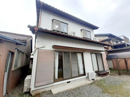 リビング広々快適采女戸建て外観写真