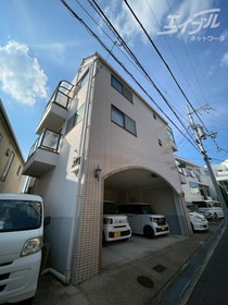 阪急千里線 千里山駅 3階建 築32年の外観写真