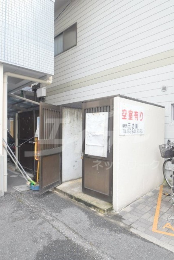 敷地内/建物