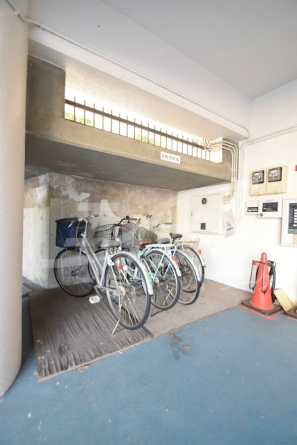 敷地内/建物
