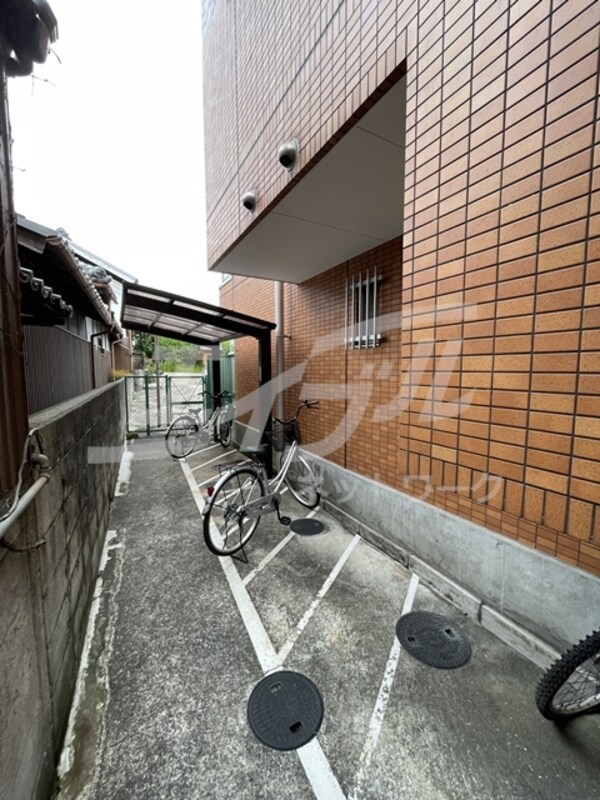 敷地内/建物