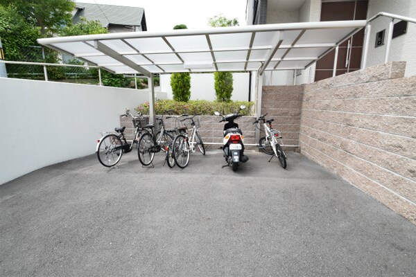 敷地内/建物