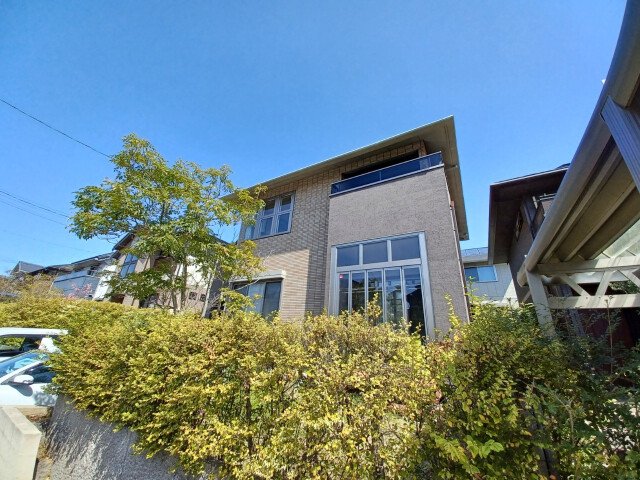 白梅の丘中二階のある戸建て