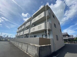 マエストロ伊勢外観写真